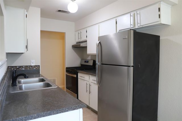 7807 Bixler DR, Austin, TX 78744