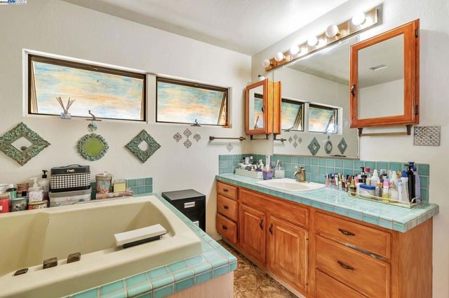 71 Taylor Pl, Bethel Island, CA 94511