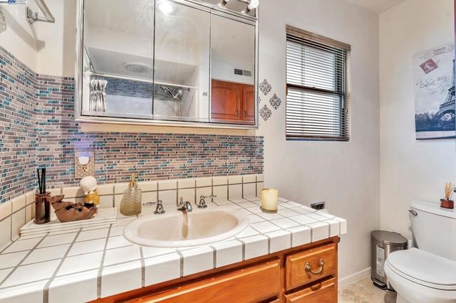 71 Taylor Pl, Bethel Island, CA 94511