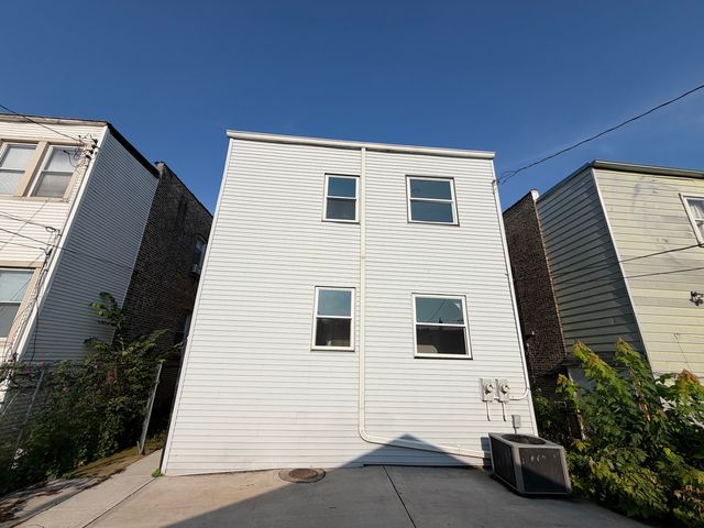 1749 N Meade Avenue, Chicago, IL 60639