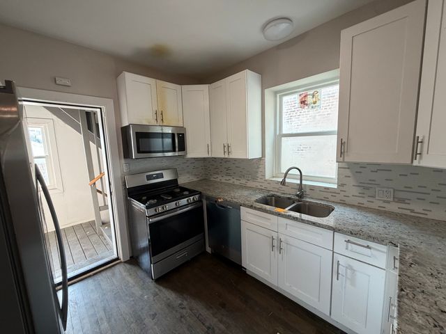1749 N Meade Avenue, Chicago, IL 60639