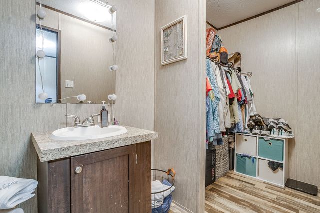 2708 Frontier Trail, Granbury, TX 76048