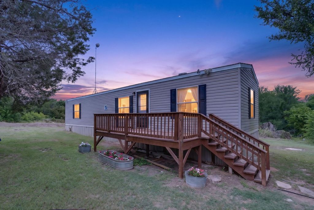 2708 Frontier Trail, Granbury, TX 76048