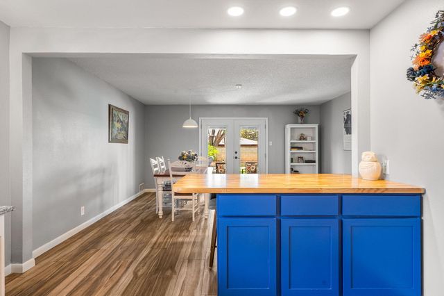2717 Mesilla Street NE, Albuquerque, NM 87110
