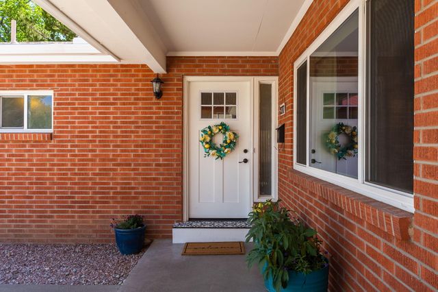 2717 Mesilla Street NE, Albuquerque, NM 87110