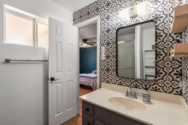 2717 Mesilla Street NE, Albuquerque, NM 87110