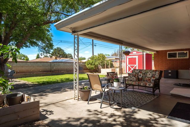 2717 Mesilla Street NE, Albuquerque, NM 87110