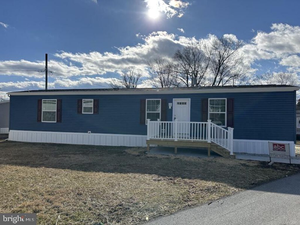 215 JAMIE LN, Sadsburyville, PA 19369