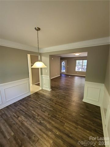 19231 Kanawha Drive, Cornelius, NC 28031