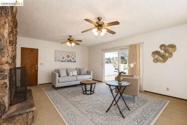 3199 Crismore Dr, Oakley, CA 94561