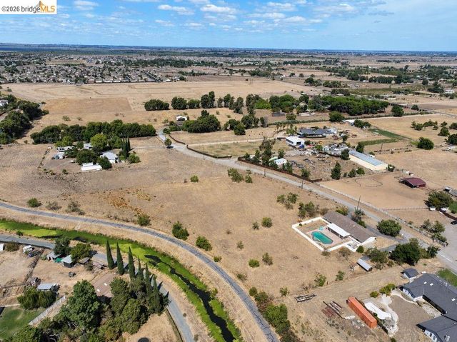 3199 Crismore Dr, Oakley, CA 94561