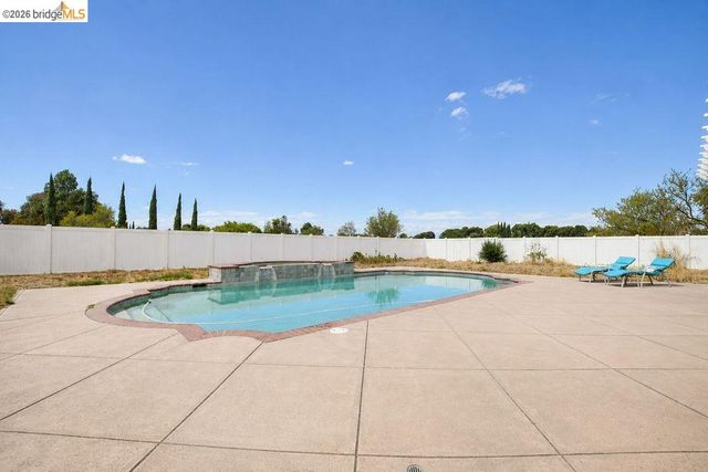 3199 Crismore Dr, Oakley, CA 94561
