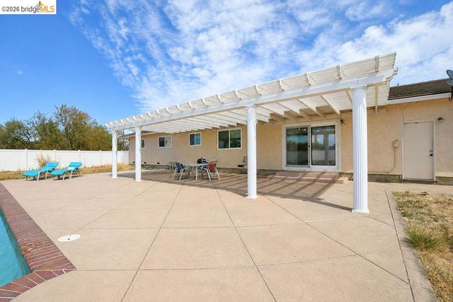 3199 Crismore Dr, Oakley, CA 94561