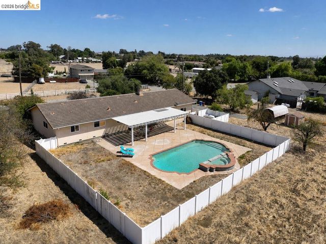 3199 Crismore Dr, Oakley, CA 94561