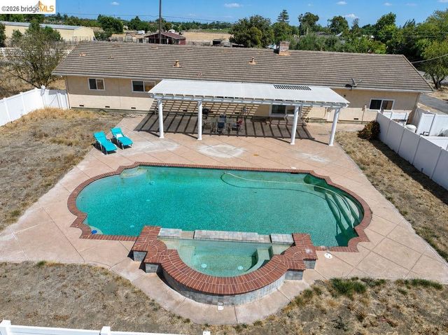 3199 Crismore Dr, Oakley, CA 94561