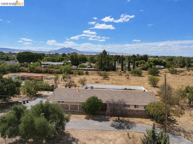 3199 Crismore Dr, Oakley, CA 94561