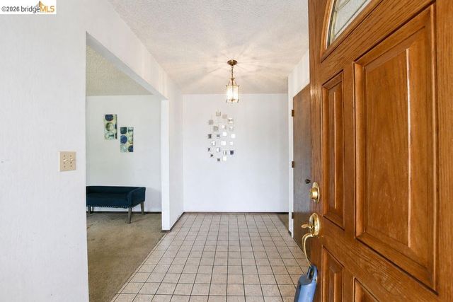 3199 Crismore Dr, Oakley, CA 94561