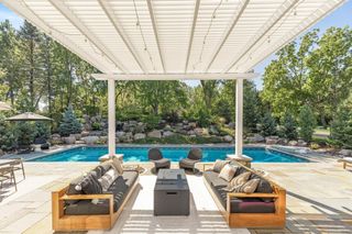 9195 Eagle Ridge Road, Chanhassen, MN 55317