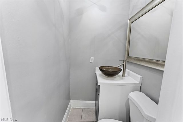2081 West Boulevard, Cleveland, OH 44102