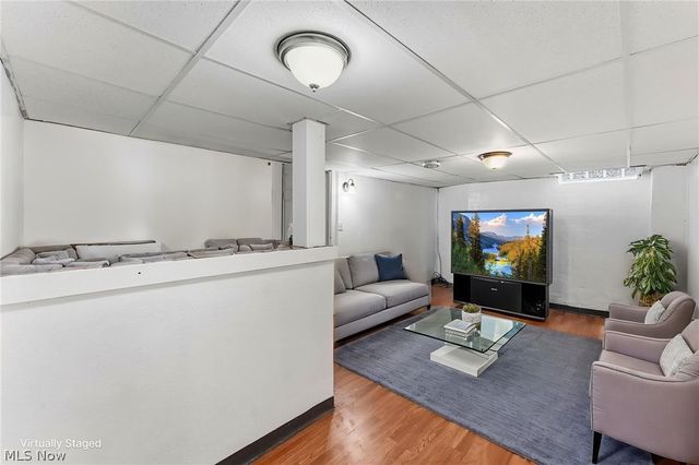 2081 West Boulevard, Cleveland, OH 44102