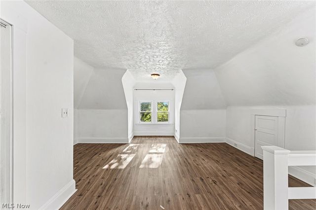 2081 West Boulevard, Cleveland, OH 44102