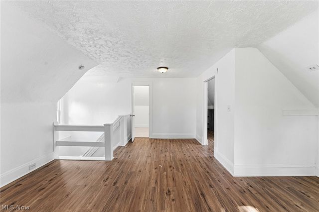 2081 West Boulevard, Cleveland, OH 44102