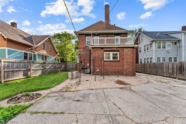 2081 West Boulevard, Cleveland, OH 44102