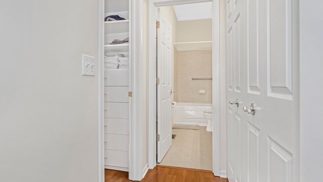 530 Prestwick Lane, Wheeling, IL 60090