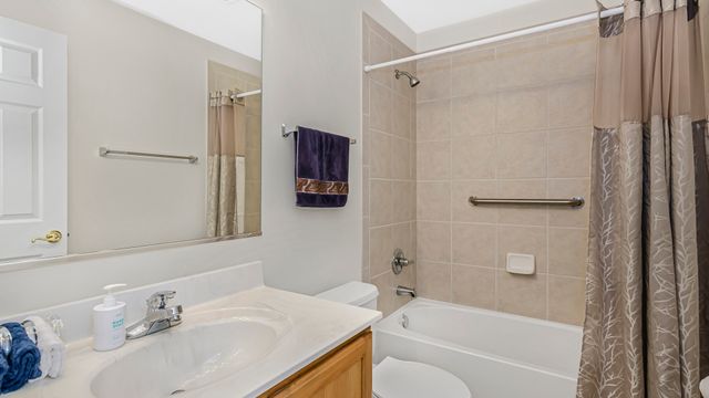 530 Prestwick Lane, Wheeling, IL 60090