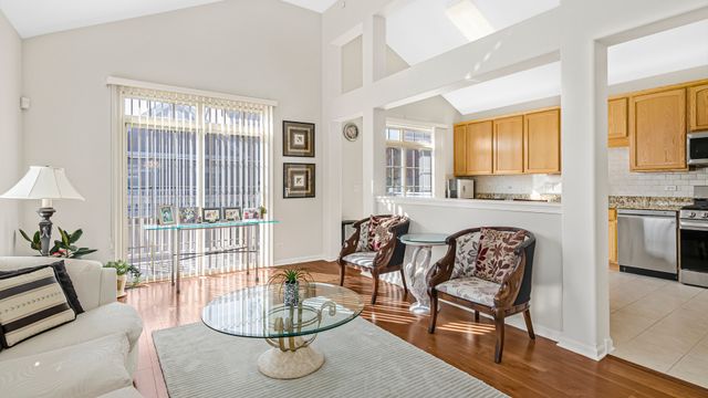 530 Prestwick Lane, Wheeling, IL 60090