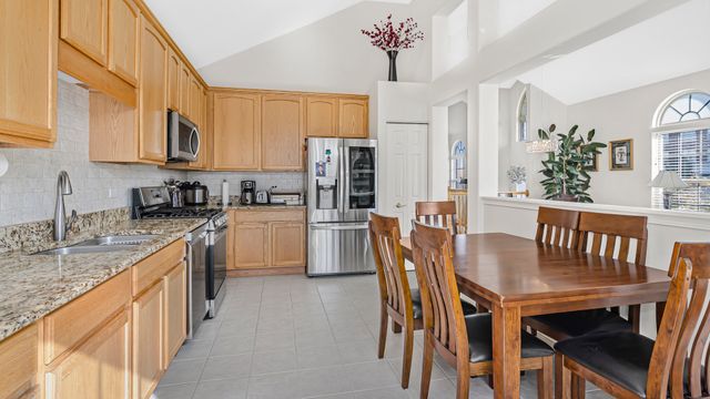 530 Prestwick Lane, Wheeling, IL 60090