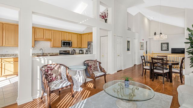 530 Prestwick Lane, Wheeling, IL 60090