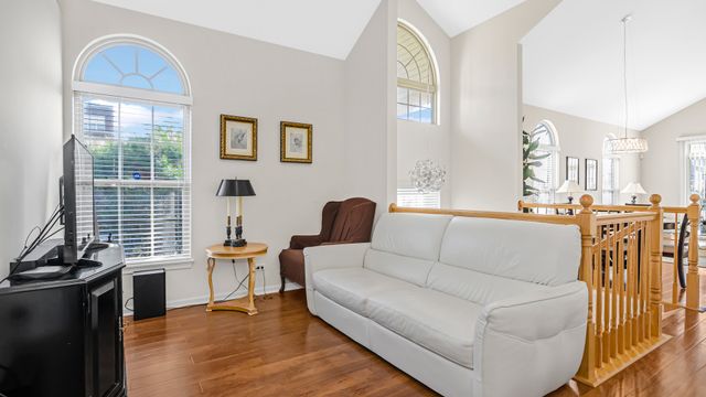 530 Prestwick Lane, Wheeling, IL 60090