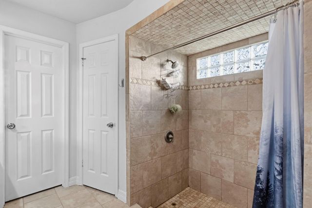 7107 Mission Bay Drive, Houston, TX 77083