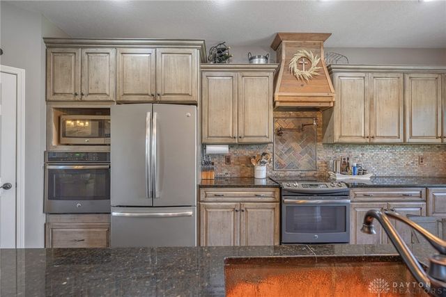8272 Snake Road, Trotwood, OH 45426