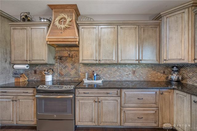8272 Snake Road, Trotwood, OH 45426