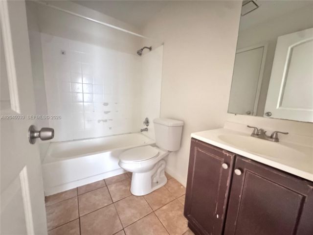 5944 NW 21st Street 51C, Lauderhill, FL 33313