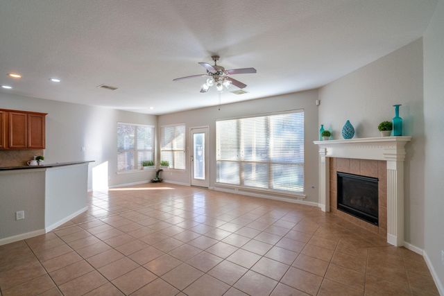 138 Magnolia Grove Lane, Conroe, TX 77384