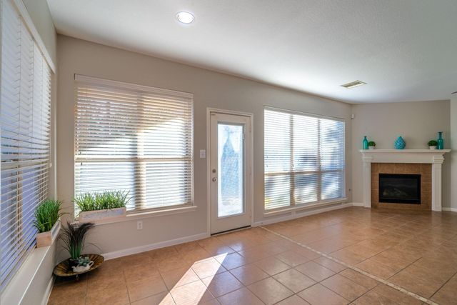 138 Magnolia Grove Lane, Conroe, TX 77384