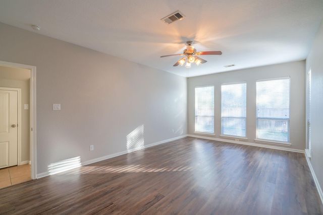 138 Magnolia Grove Lane, Conroe, TX 77384