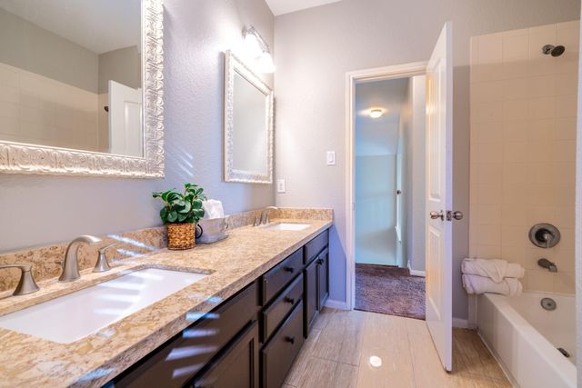 138 Magnolia Grove Lane, Conroe, TX 77384