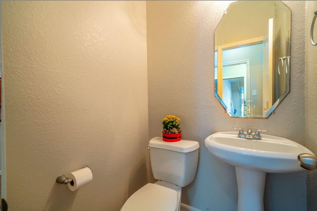 138 Magnolia Grove Lane, Conroe, TX 77384