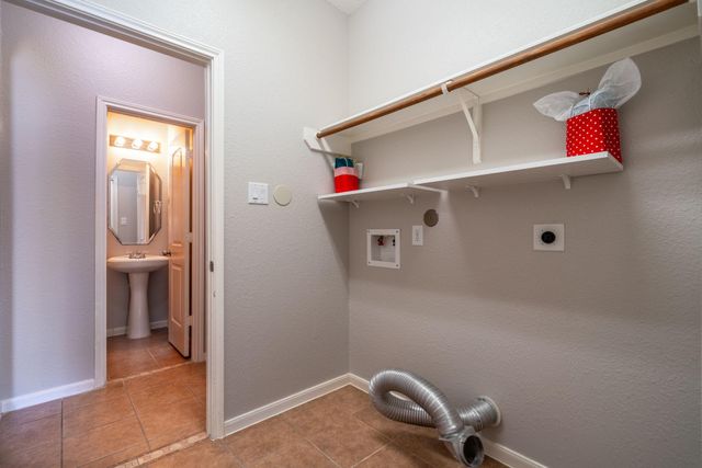 138 Magnolia Grove Lane, Conroe, TX 77384