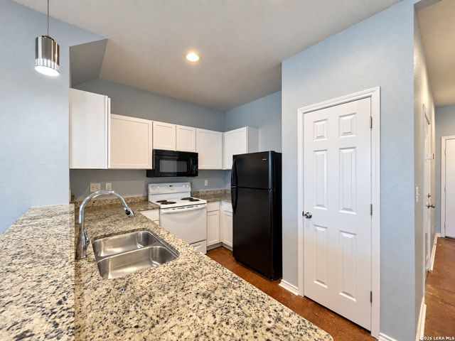 6918 Crestway Rd Unit 2, San Antonio, TX 78239