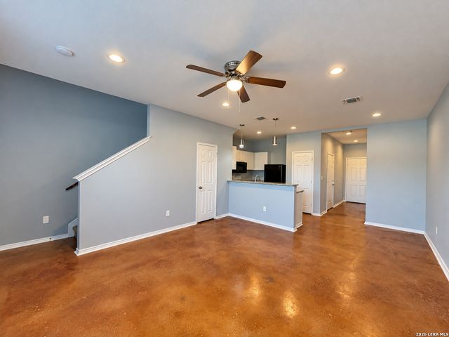 6918 Crestway Rd Unit 2, San Antonio, TX 78239