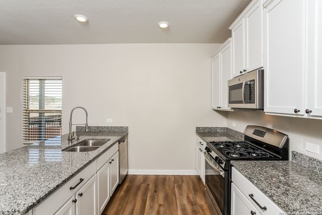 2423 Valencia, San Antonio, TX 78245