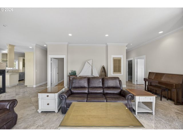 84 SAILORS RAVINE Ct, Florence, OR 97439