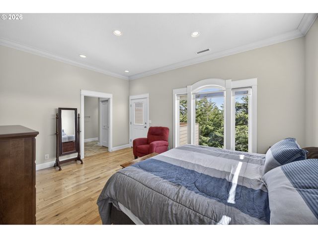 84 SAILORS RAVINE Ct, Florence, OR 97439