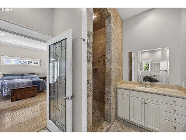 84 SAILORS RAVINE Ct, Florence, OR 97439