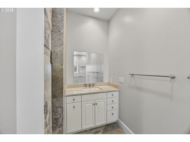 84 SAILORS RAVINE Ct, Florence, OR 97439